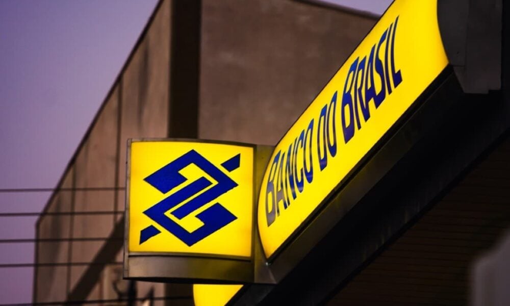 banco-do-brasil-(bbas3)-cai-apos-balanco-fraco-em-2025;-acoes-recuam-8,4%-no-ano