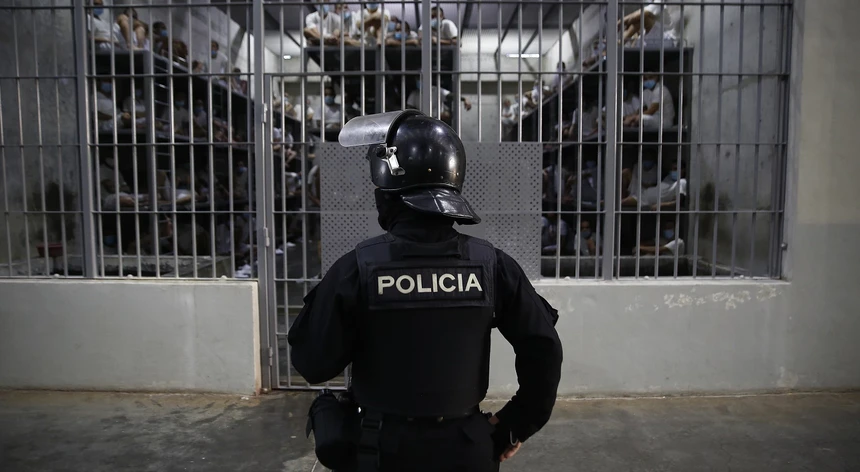 pedida-libertacao-de-ativista-que-apoia-venezuelanos-detidos-em-el-salvador pedida-libertacao-de-ativista-que-apoia-venezuelanos-detidos-em-el-salvador