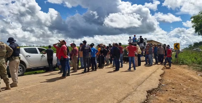 br-364-e-liberada-em-sena-madureira-apos-mais-de-10-horas-de-protesto