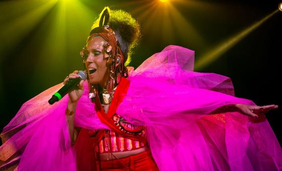 artista-brasileira-exalta-musicalidade-e-beleza-da-lingua-portuguesa artista-brasileira-exalta-musicalidade-e-beleza-da-lingua-portuguesa
