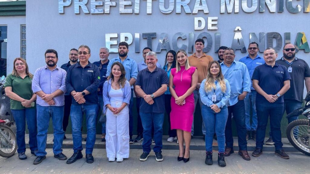 prefeitura-de-epitaciolandia-e-governo-federal-iniciam-obras-do-anel-viario-do-municipio