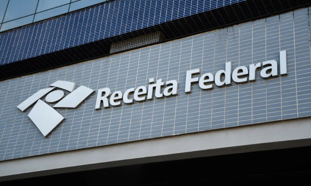 governo-eleva-iof-para-empresas-e-cambio-e-projeta-r$-20,5-bilhoes-em-arrecadacao