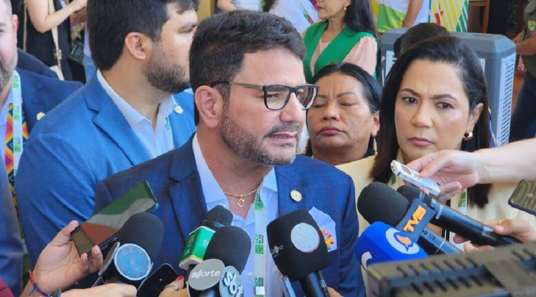 em-reuniao-sobre-clima,-gladson-diz-que-vai-dialogar-com-bolivia-para-evitar-nova-crise-de-fumaca
