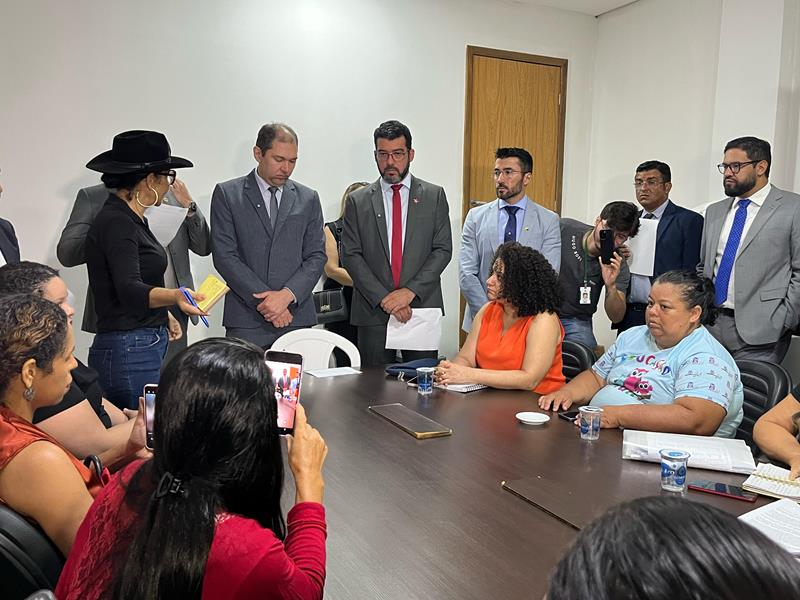 vereadores-se-reunem-com-servidores-da-educacao-e-discutem-greve:-‘so-saimos-com-solucao’