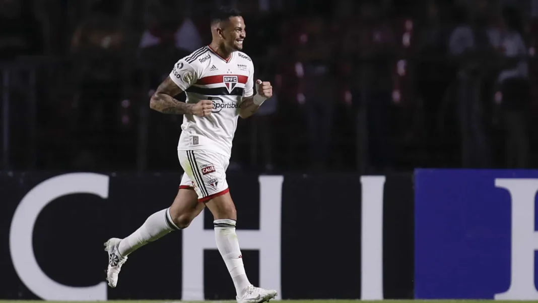 luciano-salva,-sao-paulo-vence-e-pode-ter-2a-melhor-campanha-da-libertadores luciano-salva,-sao-paulo-vence-e-pode-ter-2a-melhor-campanha-da-libertadores