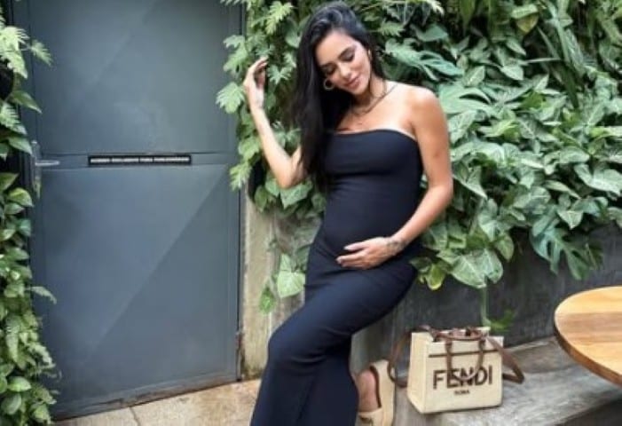 bruna-biancardi-encanta-com-fotos-de-mavie-e-neymar-na-geladeira-e-prepara-chegada-de-mel