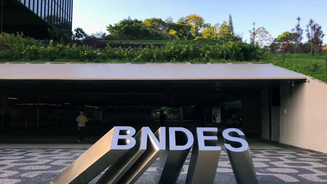 bndes-amplia-em-r$-300-bilhoes-investimentos-na-nova-industria-brasil bndes-amplia-em-r$-300-bilhoes-investimentos-na-nova-industria-brasil