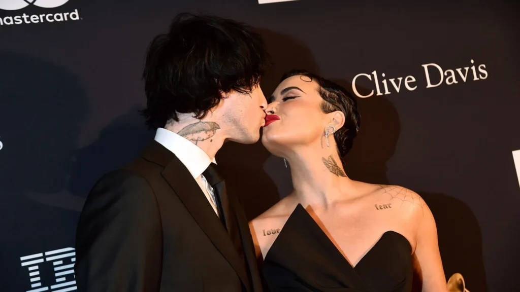 demi-lovato-se-casa-com-jutes-na-california-e-mostra-novas-fotos