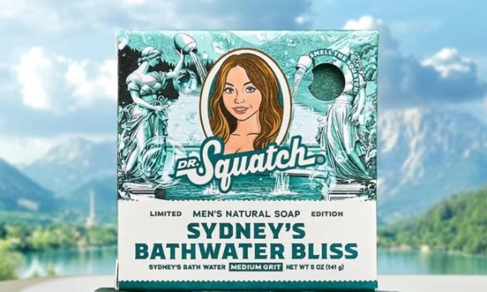 sydney-sweeney-transforma-agua-de-banho-em-sabonete-de-edicao-limitada-para-fas