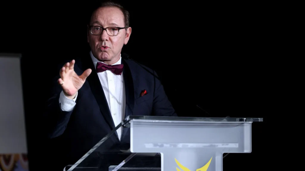 kevin-spacey-e-premiado-durante-evento-em-cannes-sem-ligacao-com-o-festival