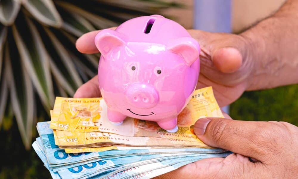 poupanca-atrai-r$-1-trilhao-no-brasil,-mas-rendimento-de-6,17%-ao-ano-decepciona-investidores