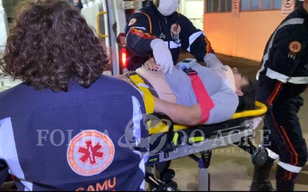 jovem-sofre-fratura-nas-costelas-apos-cair-de-moto-no-interior-do-acre