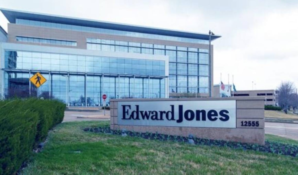 Edward Jones Divulgação