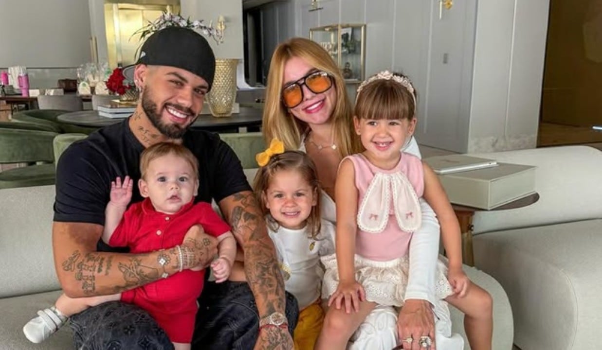 Virginia Fonseca e Zé Felipe com os filhos