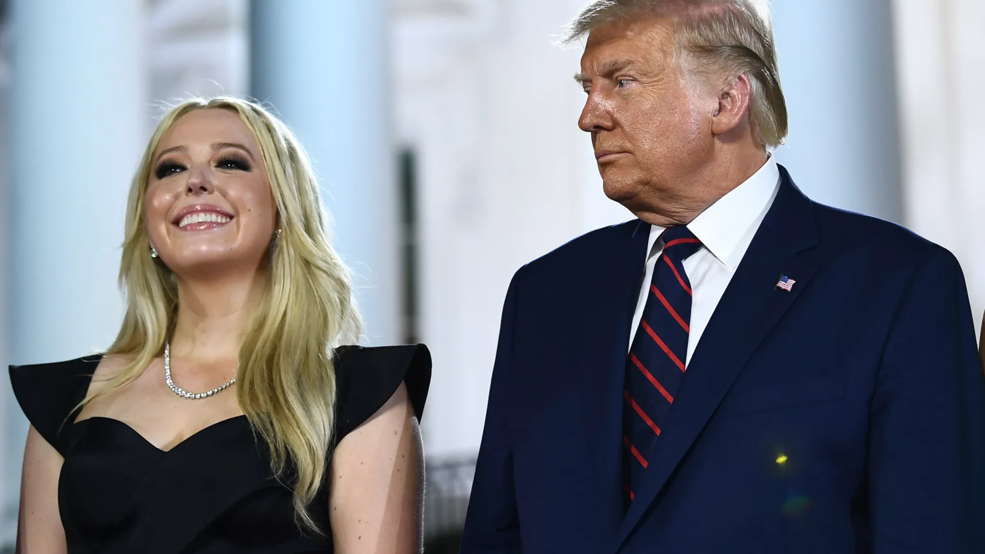 tiffany-trump,-filha-do-presidente-dos-eua,-da-a-luz-seu-primeiro-filho