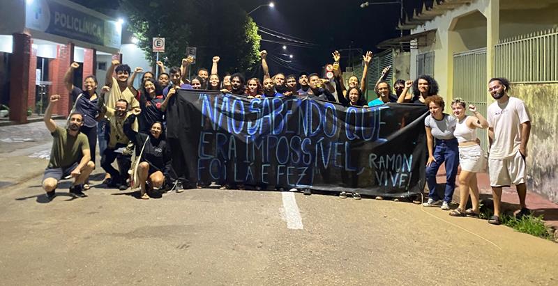 estudantes-da-ufac-homenageiam-ramon-arruda,-assassinado-com-30-facadas-pela-propria-irma