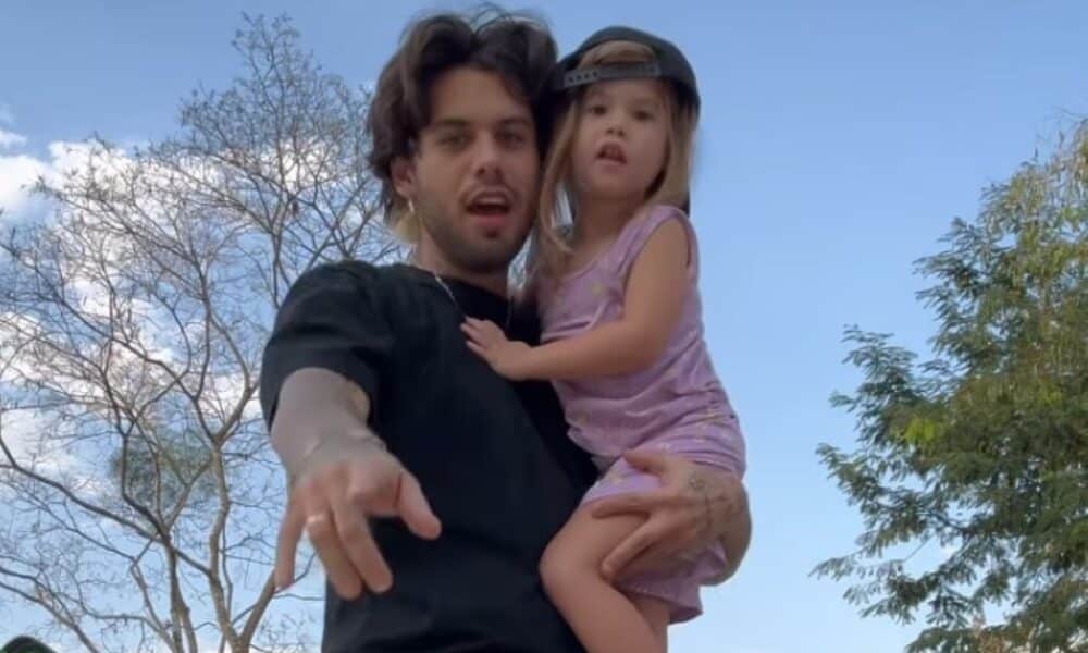 dueto-de-maria-alice-e-ze-felipe-emociona-fas-e-domina-as-redes-sociais