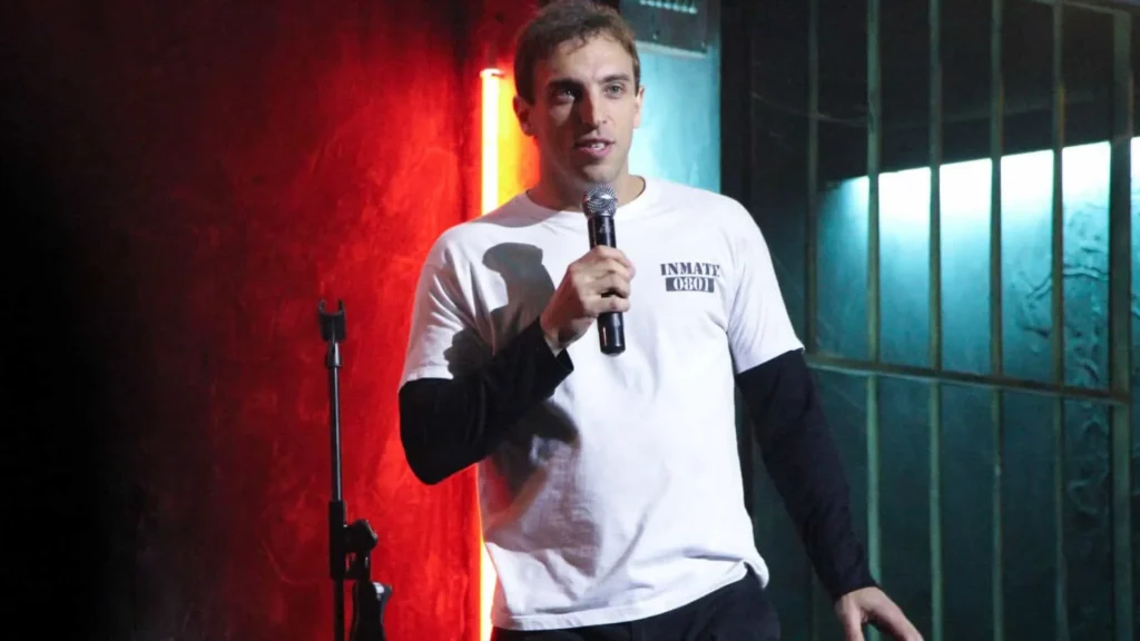 leo-lins-atribui-piadas-consideradas-racistas-a-‘persona-comica’-que-interpreta-no-palco