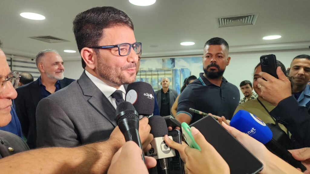 gladson-assina-exoneracoes,-nomeacoes-e-cessoes-de-servidores-do-estado