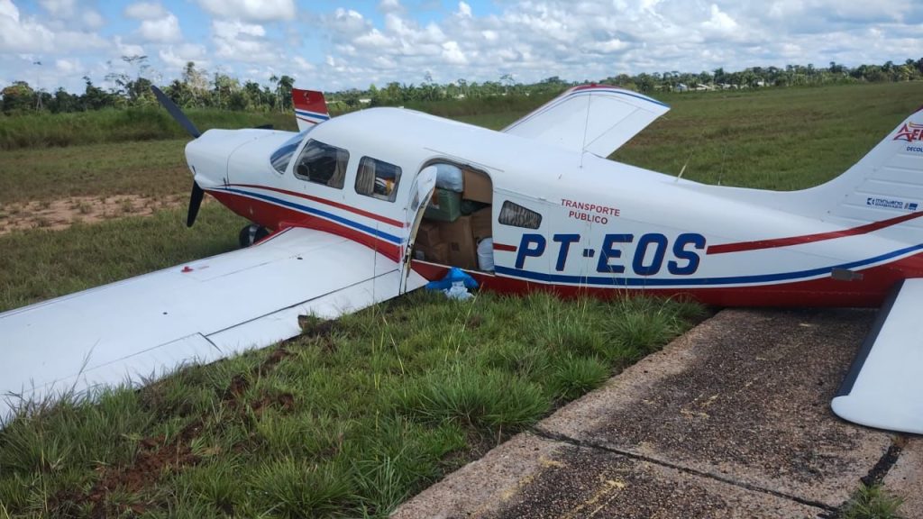 urgente:-trem-de-pouso-quebra-durante-aterrissagem-de-aviao-que-saiu-de-feijo-para-envira