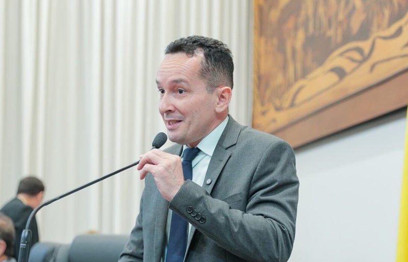 deputados-discutem-sobre-educacao-e-decisao-judicial-sobre-afastamento-de-secretario