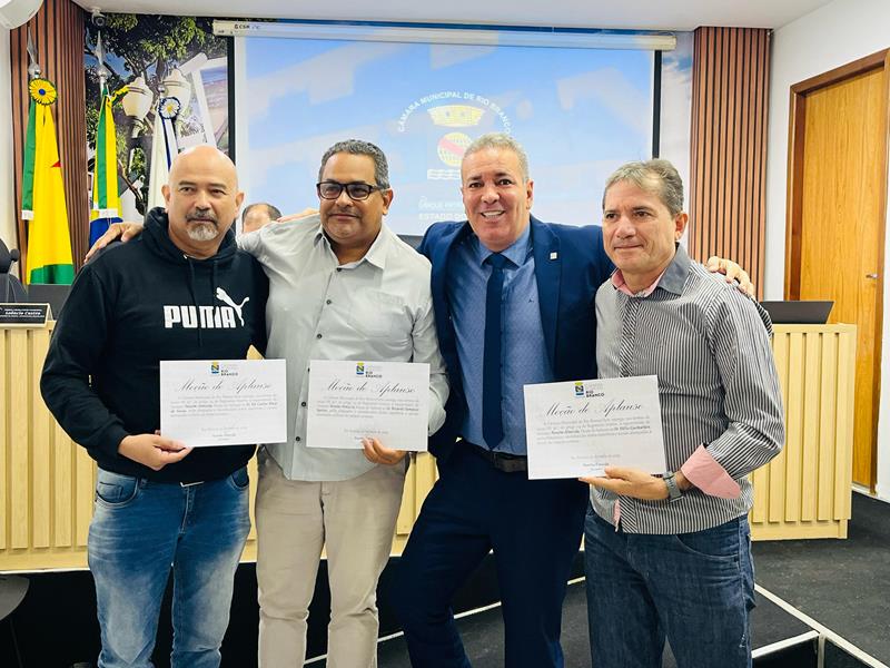 nenem-almeida-homenageia-atletas-que-se-destacam-na-natacao-acreana