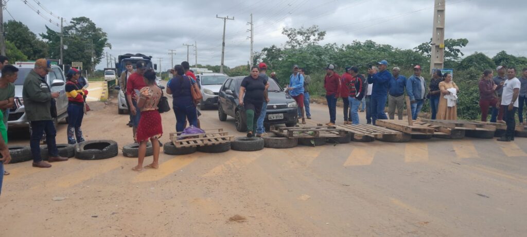 produtores-rurais-fecham-estrada-da-transacreana-em-protesto-contra-ibama-e-icmbio