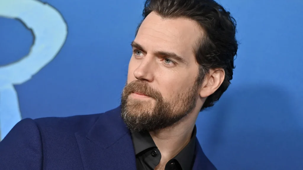 Henry Cavill surpreende fãs ao surgir com novo corte de cabelo – Cidade AC News henry-cavill-surpreende-fas-ao-surgir-com-novo-corte-de-cabelo