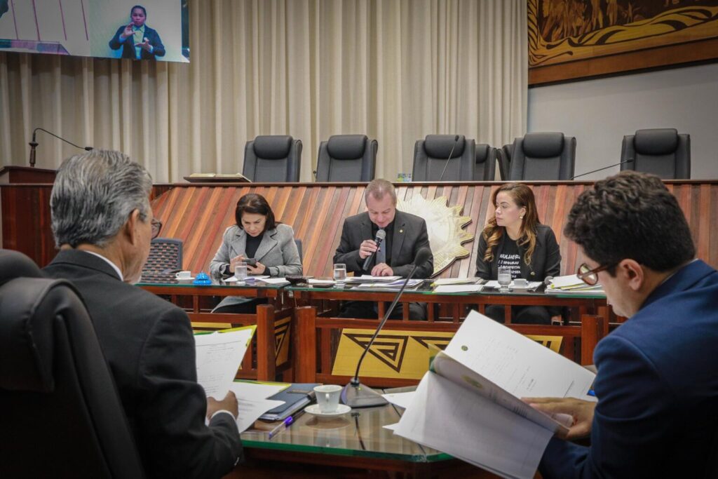 comissoes-da-aleac-aprovam-mais-de-30-projetos-de-lei-durante-reuniao