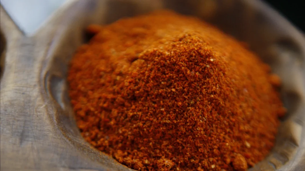 sabia-que-paprica-e-feita-de-pimentao?-descubra-mais-sobre-a-hortalica