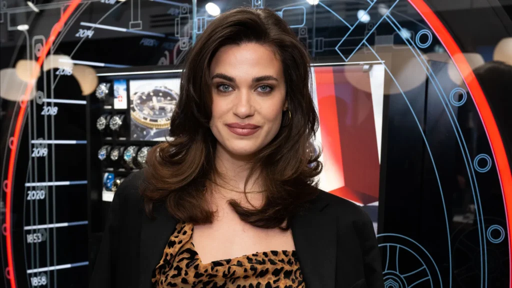 atriz-de-‘bridgerton’-enfrenta-ladroes-e-reage-com-agressoes:-‘foi-instintivo’