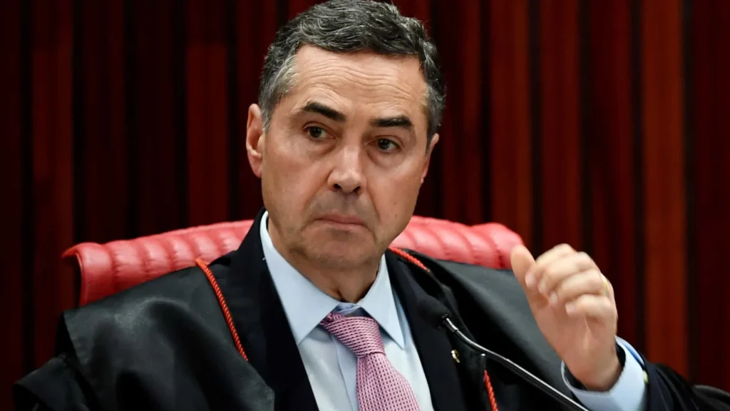 barroso-defende-regulacao-de-ia-e-diz-que-stf-nao-esta-legislando-sobre-redes-sociais