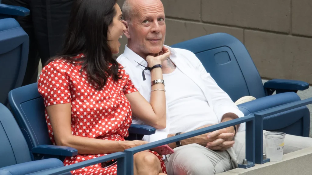 Emma Heming posta foto com Bruce e filha: "Queria que fosse diferente" – Cidade AC News emma-heming-posta-foto-com-bruce-e-filha:-“queria-que-fosse-diferente”