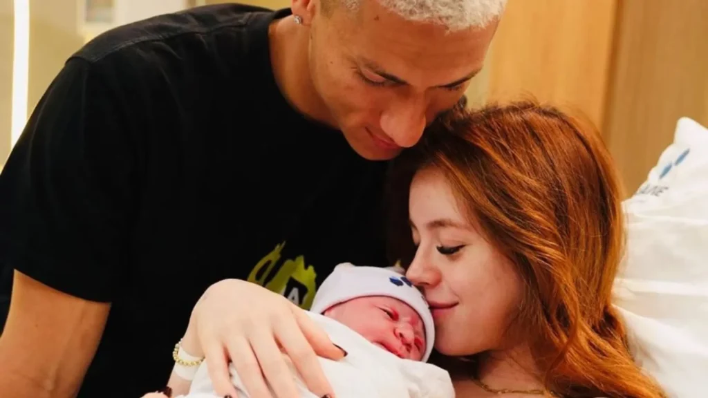 richarlison-e-a-influenciadora-amanda-araujo-comemoram-nascimento-do-filho