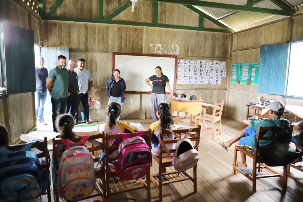 governo-do-acre-vistoria-obras-do-novo-anexo-da-escola-limoeiro,-no-bujari