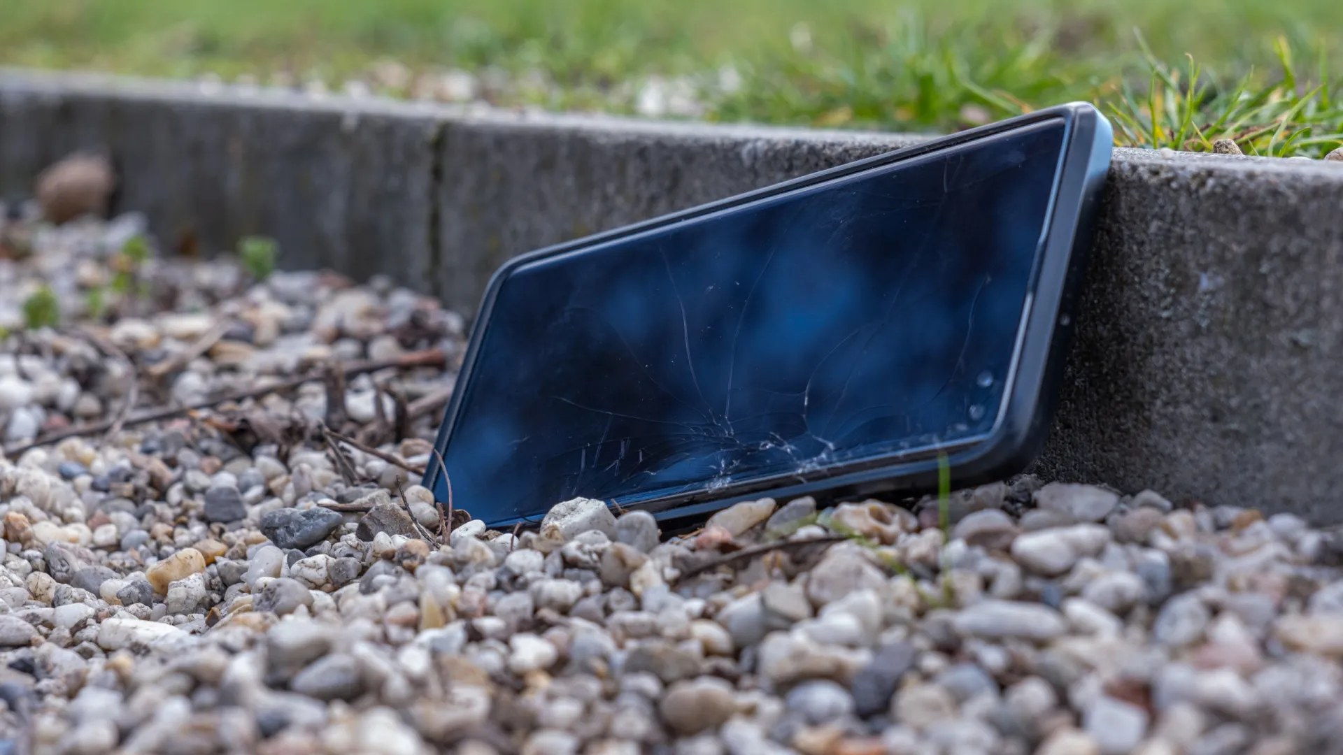 roubaram-seu-celular?-isso-e-o-que-voce-precisa-fazer