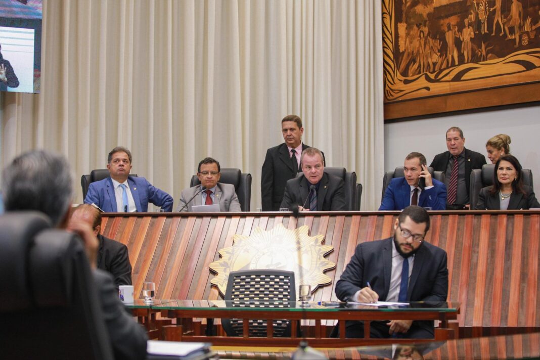 deputados-aprovam-pl-que-garante-cnh-social-para-mulheres-vitimas-de-violencia