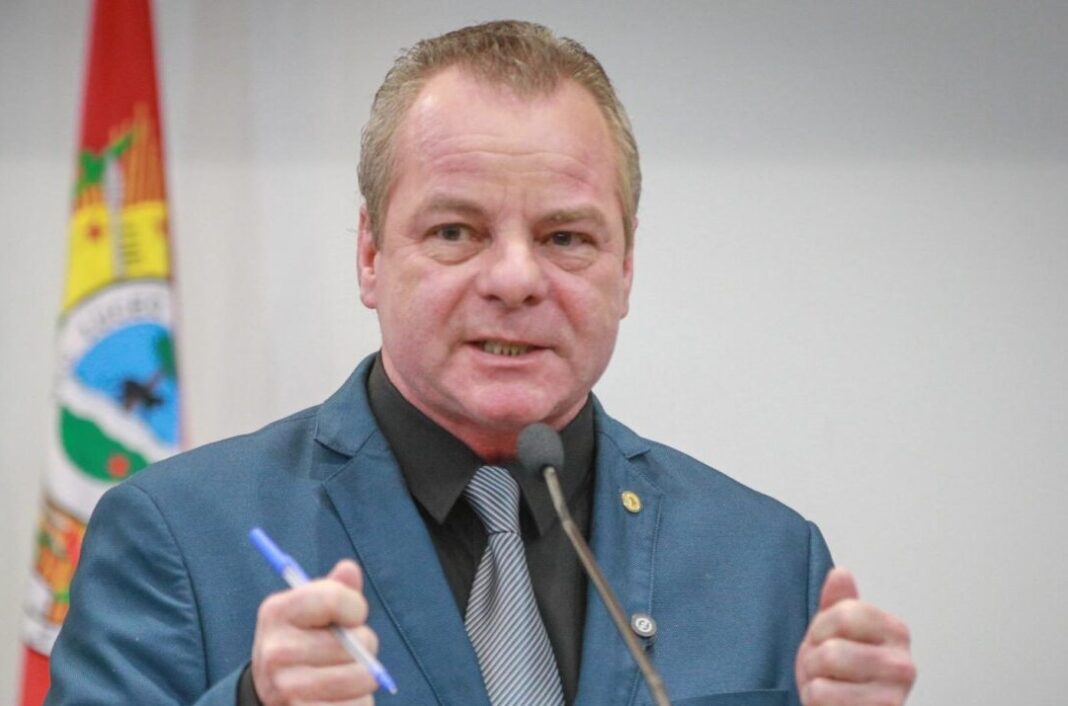 pedro-longo-critica-aumento-no-numero-de-deputados-federais-e-alerta-para-prejuizos-aos-estados-menores