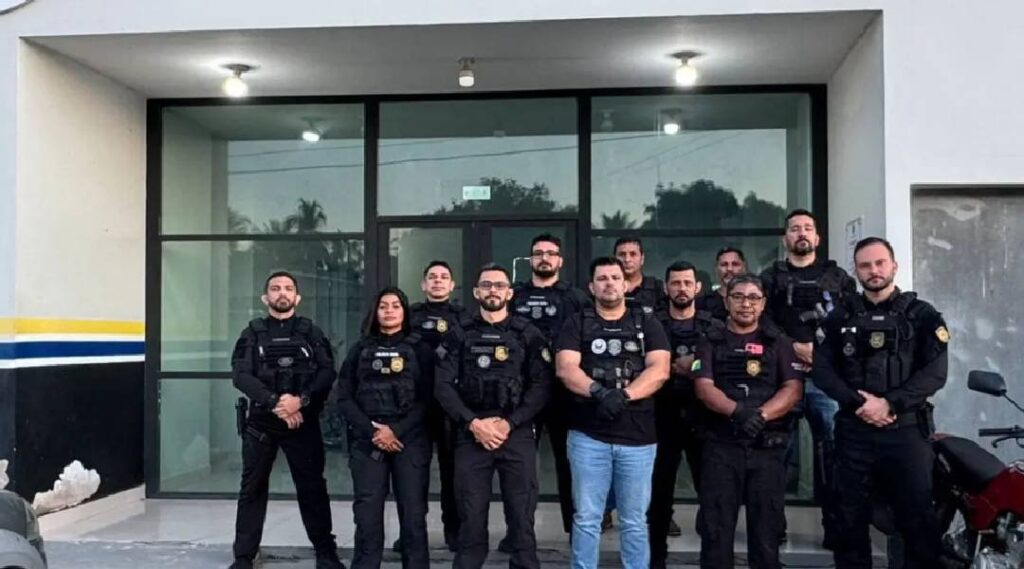 operacao-em-mancio-lima-mira-o-trafico-de-drogas-e-resulta-em-apreensao-de-celulares-e-anotacoes