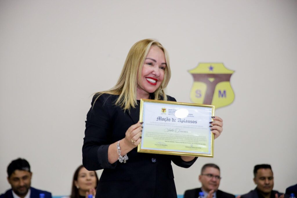 presidente-do-deracre,-sula-ximenes,-e-homenageada-na-camara-de-sena-madureira-por-relevantes-obras-executadas