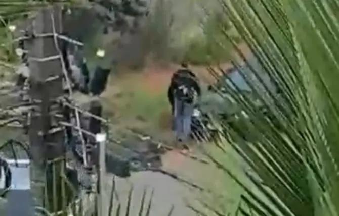 criminosos-armados-fazem-mulher-refem-e-roubam-caminhonete-no-jardim-primavera,-em-rio-branco