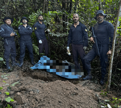 policia-acreana-realiza-exumacao-de-jovem-morto-durante-cacada-em-area-de-mata-na-fronteira-com-o-peru