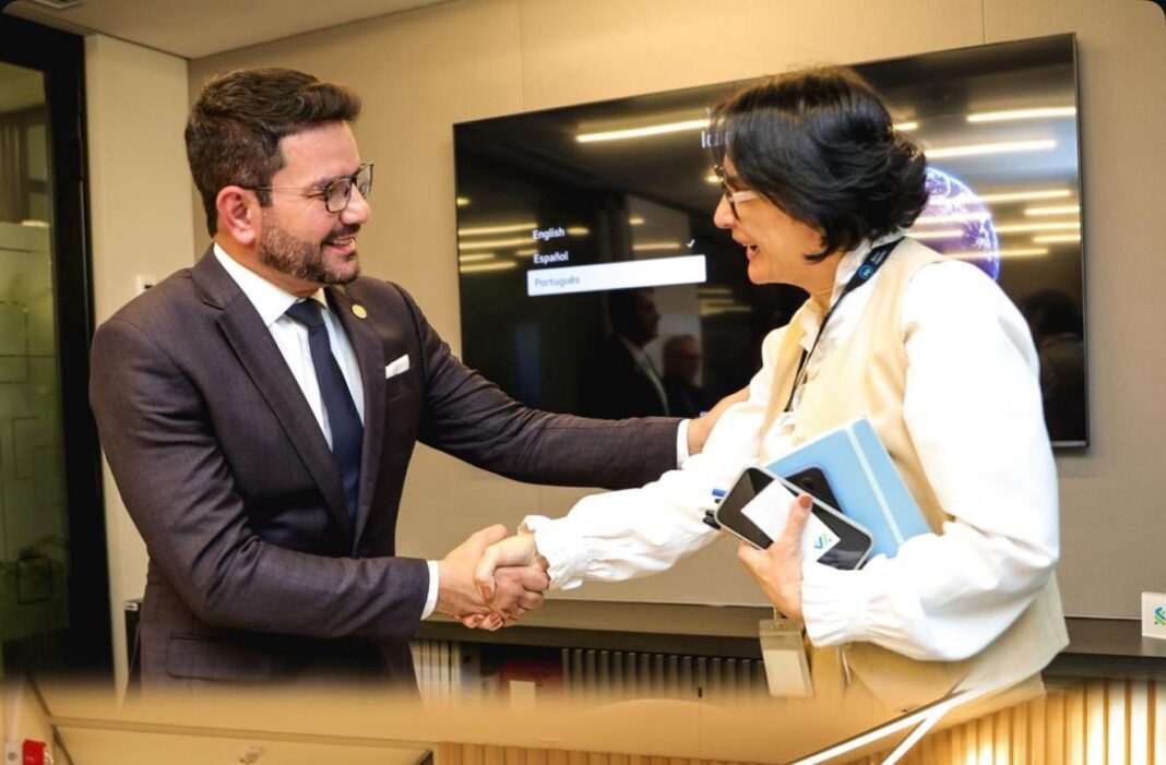 em-sao-paulo,-gladson-busca-parcerias-com-banco-internacional-para-impulsionar-acoes-ambientais-no-acre