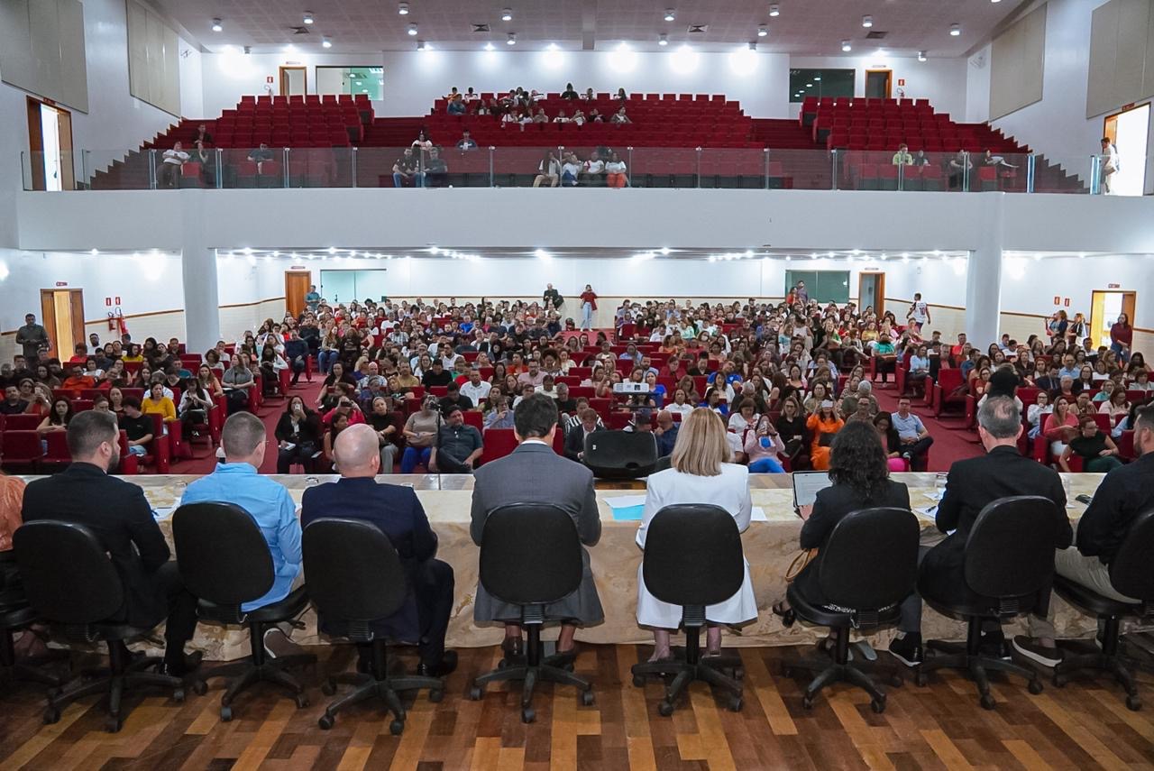 “Precisamos de metas que levem em conta a realidade da nossa região”, diz Socorro Neri durante seminário que debateu o Plano Nacional de Educação | Cidade AC News – Notícias do Acre