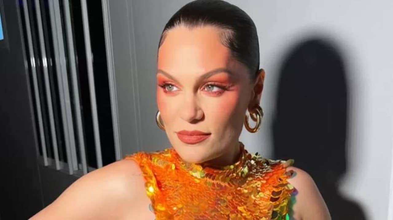 Jessie J enfrenta câncer de mama e anuncia pausa após show em Londres – Cidade AC News Jessie J cantora revelou diagnóstico