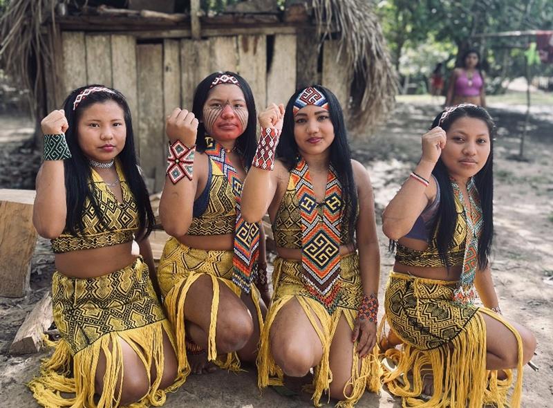Mulheres Huni Kuin tecem um futuro com arte, regeneração e sabedoria ancestral | Cidade AC News – Notícias do Acre