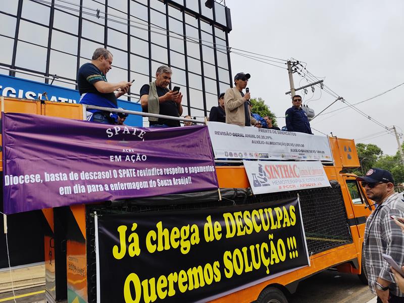 Servidores de 32 categorias realizam ato em frente à Aleac e ameaçam paralisação em julho | Cidade AC News – Notícias do Acre