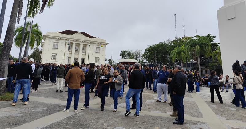 Servidores de 32 categorias realizam ato em frente à Aleac e ameaçam paralisação em julho | Cidade AC News – Notícias do Acre