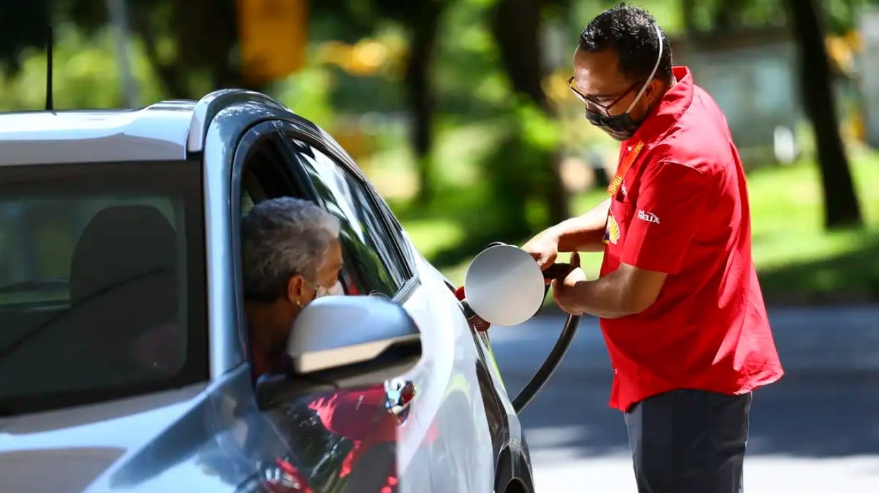 Novo preço da gasolina: redução de R$ 0,17 nas refinarias chega a R$ 0,12 nos postos – Cidade AC News gasolina etanol alcool