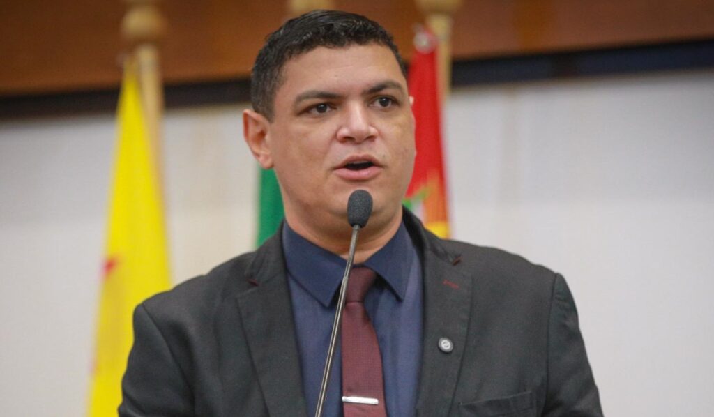 na-aleac,-deputado-tio-pablo-apresenta-mocao-de-pesar-ao-amigo-aecio-lima-e-convoca-ato-em-favor-da-agricultura-familiar-no-acre